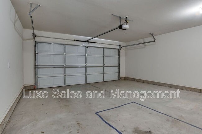 Building Photo - 10809 NW 119th St