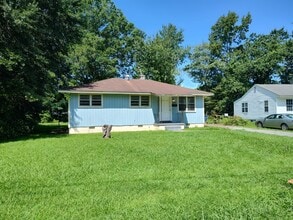 Building Photo - 2222 Briarfield Rd