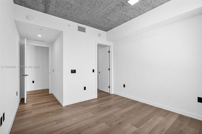 Building Photo - 307 SW 5th St