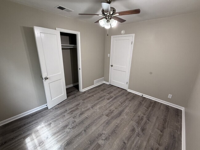 Building Photo - 1464 Weymouth St