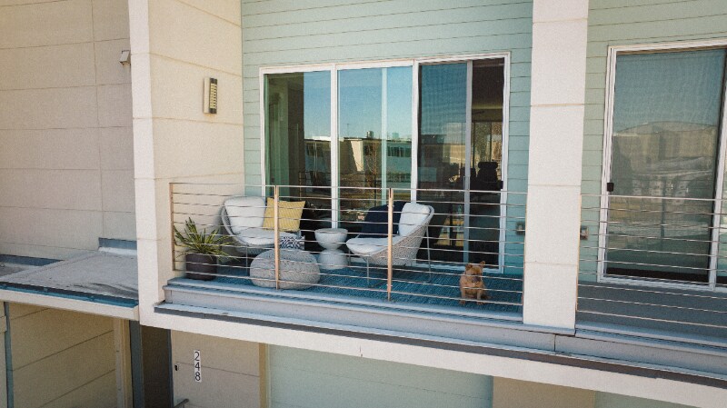 Building Photo - 604 N Bluff Dr