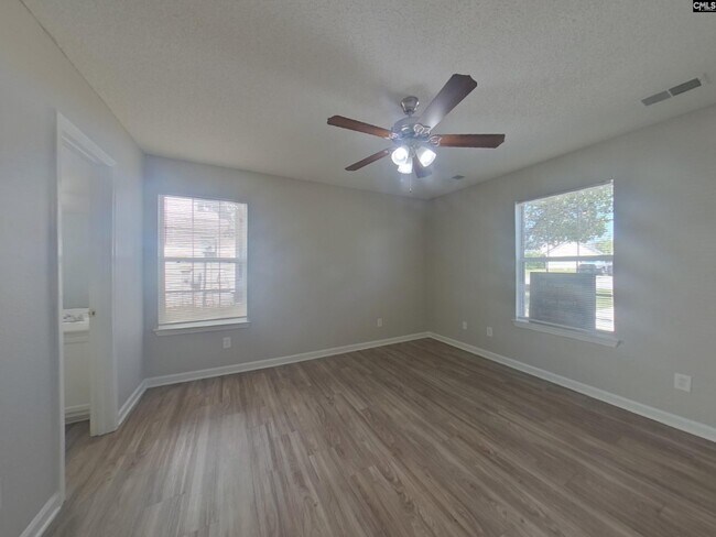 Building Photo - 1335 May Oak Cir