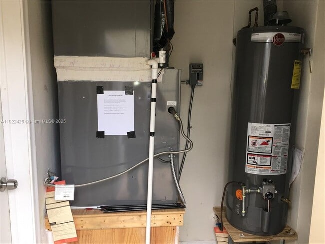 Building Photo - 3705 SW 68th Ave