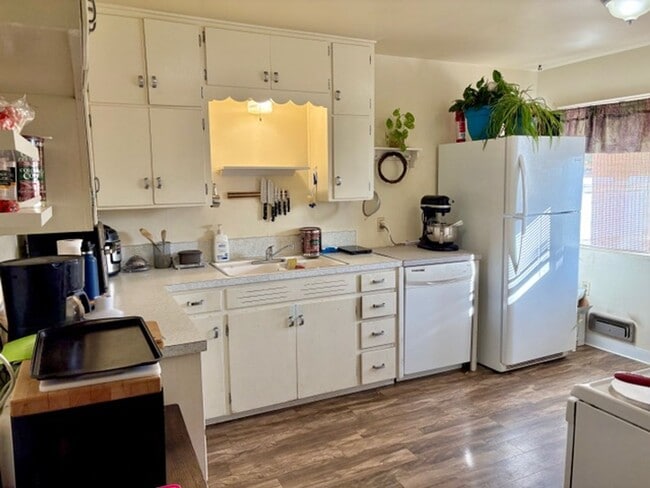 Building Photo - Charming Brick Duplex in Quiet Boise Neigh...