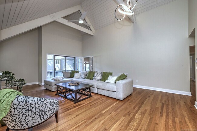 Building Photo - 193 Bayfield Ln