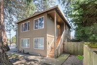 Building Photo - $500 off! Updated, upstairs 2-bdrm/1-bath triplex apt—On-site w/d, off-street parking, near downt...