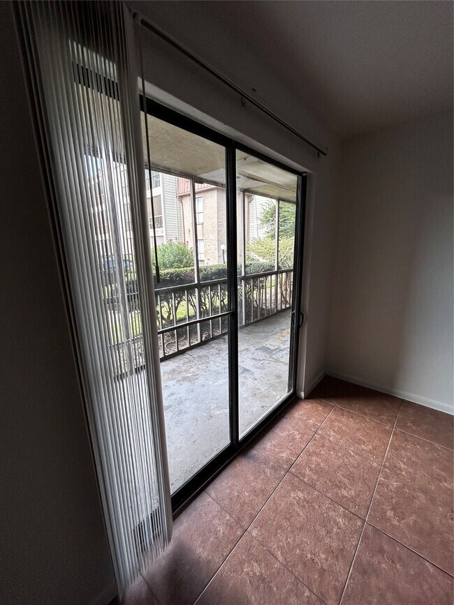 Building Photo - 10110 Forum W Dr