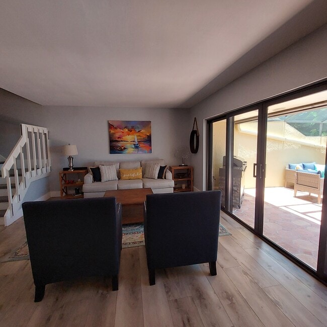 Building Photo - 3871 Alcantara Ave