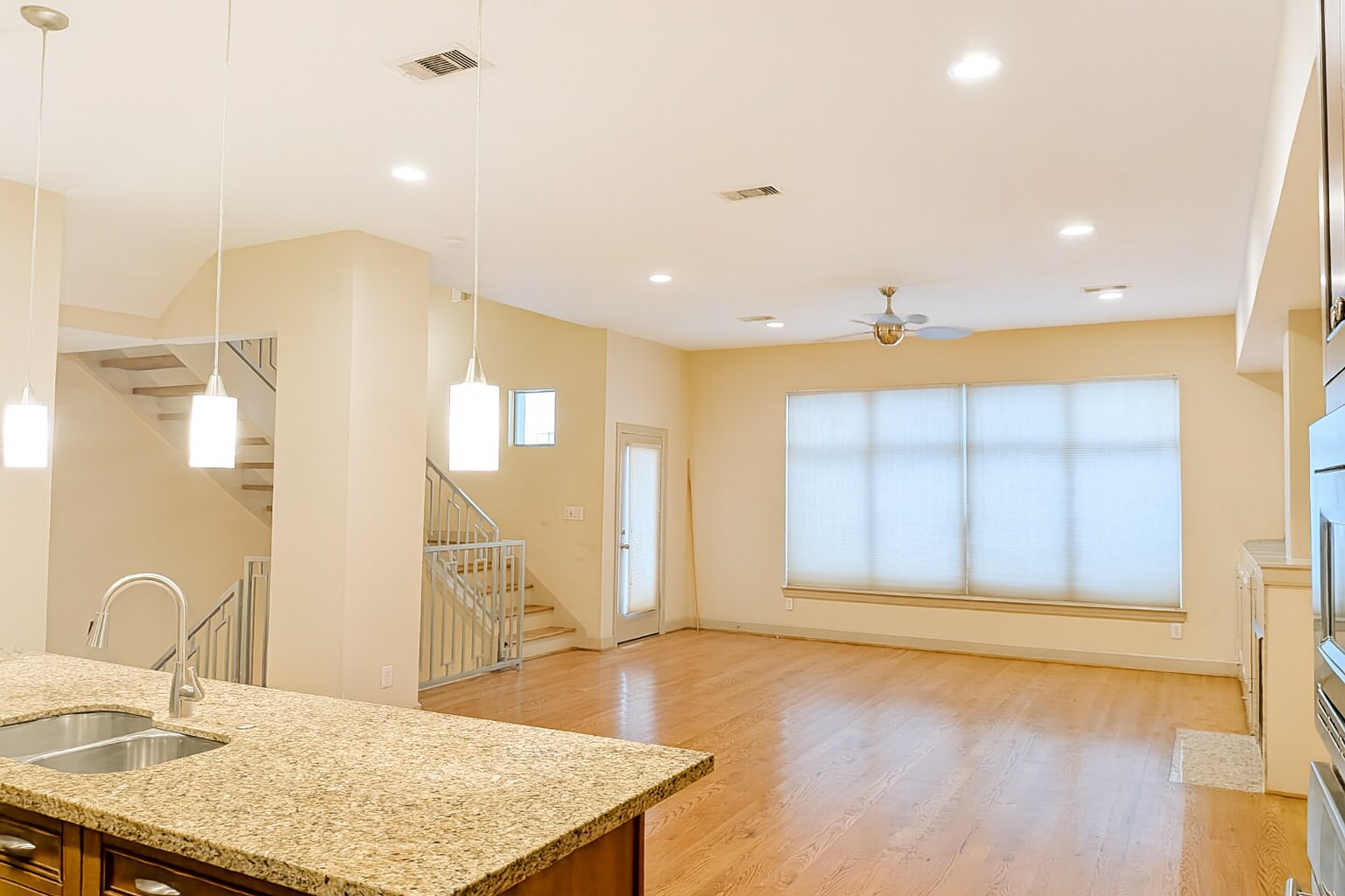 Building Photo - 5311 Lillian St