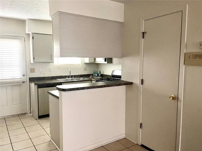 Building Photo - 464 Prince of Wales