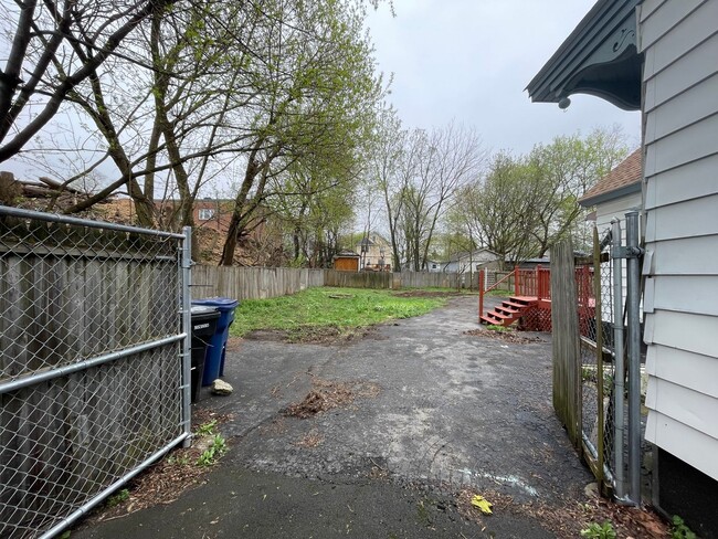 Building Photo - Single-family Home on Tipperary Hill