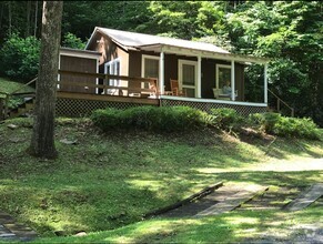 Building Photo - 1/1 Tiny house on the creek