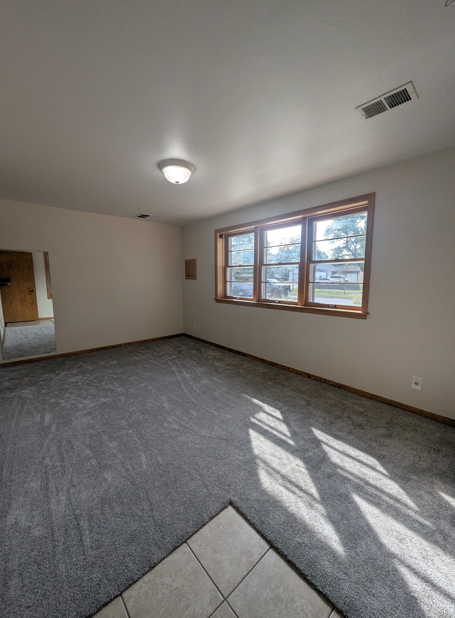 Main floor office/bedroom 10x16 - 4553 Cedar Ave S