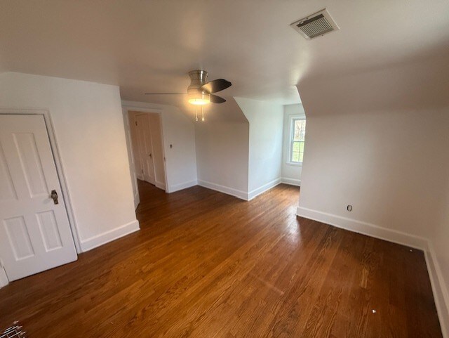 Building Photo - 510 Las Lomas Dr