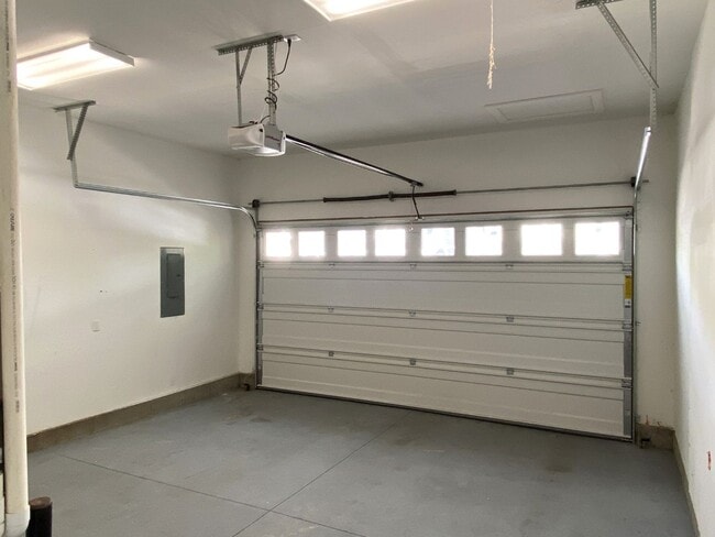 Building Photo - 1328 Wasco St