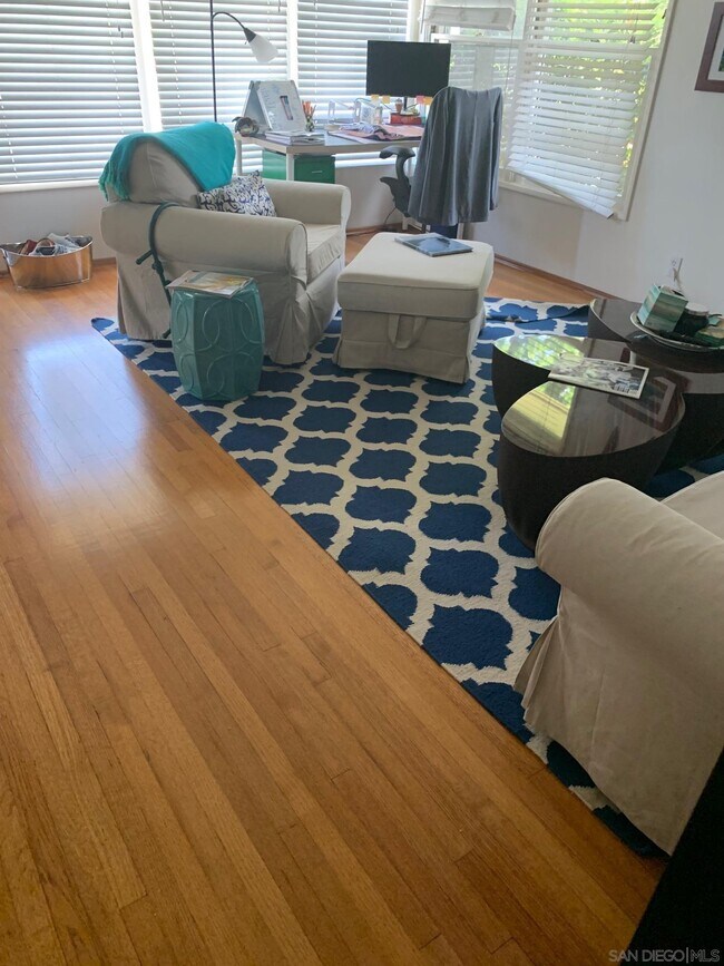 Building Photo - 4715 Del Mar Ave