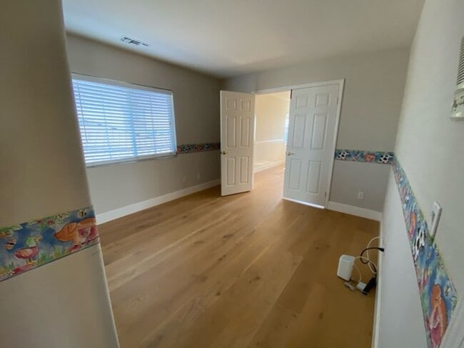Building Photo - Great 5 Bd/3Bth in the San Marcos Santa Fe...