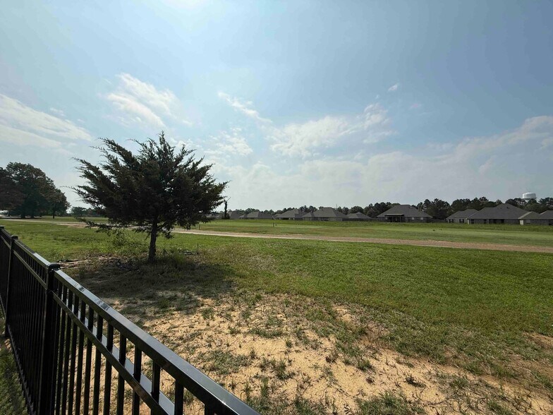 Building Photo - 573 Patrick Farms Dr