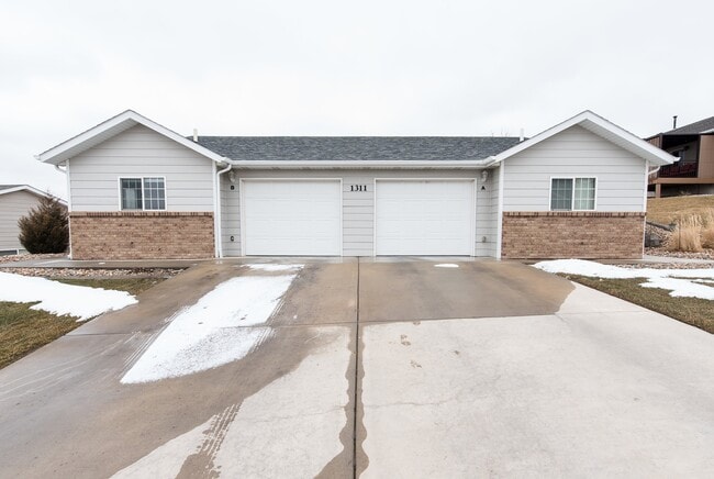 Primary Photo - 1311 Sydney Dr