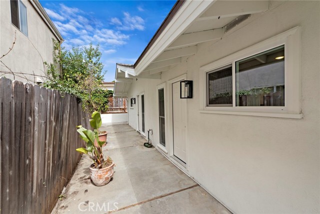 Building Photo - 240 Avenida Lobeiro