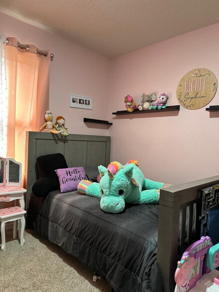 Building Photo - 417 Tanglewood Dr