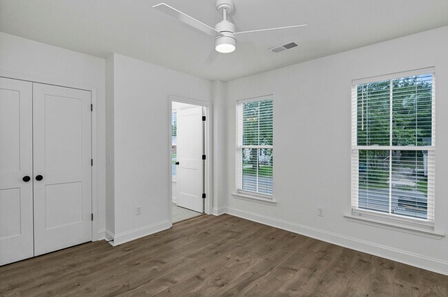 Building Photo - 609 S Edisto Ave