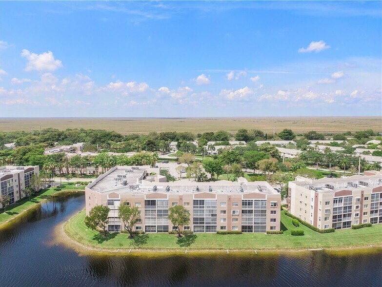 Building Photo - 7776 Trent Dr