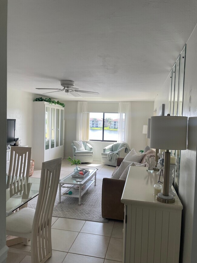Primary Photo - 11220 Caravel Cir