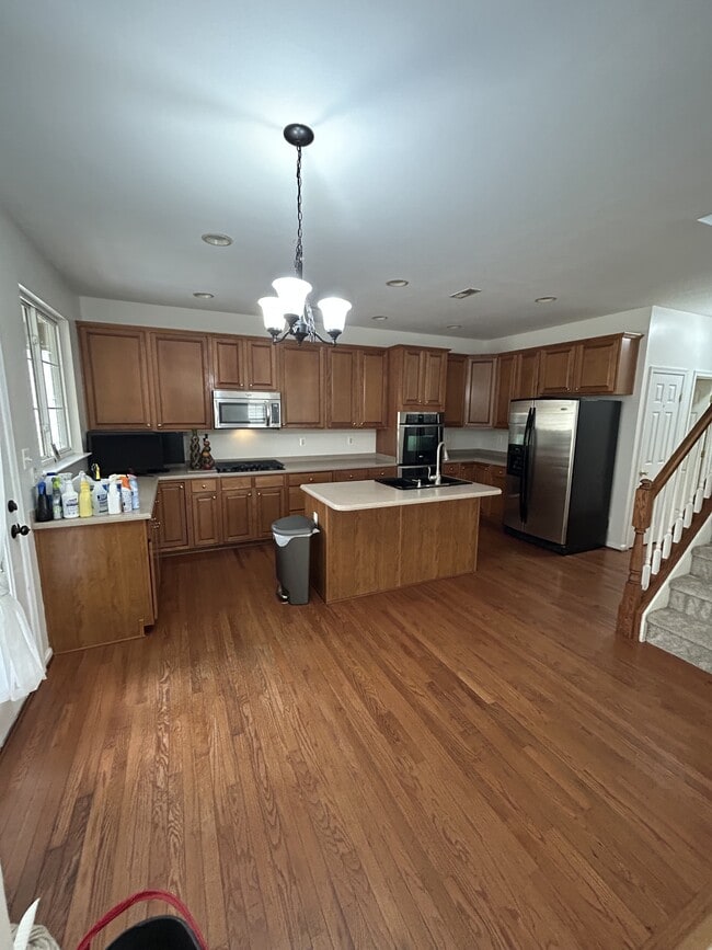 Building Photo - 73 Colonial Dr
