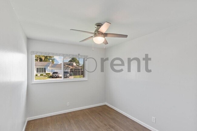 Building Photo - 6258 Castillon Dr