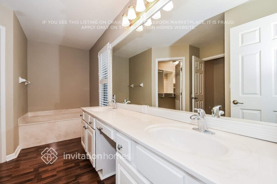 Building Photo - 8568 Glenbury Ct N