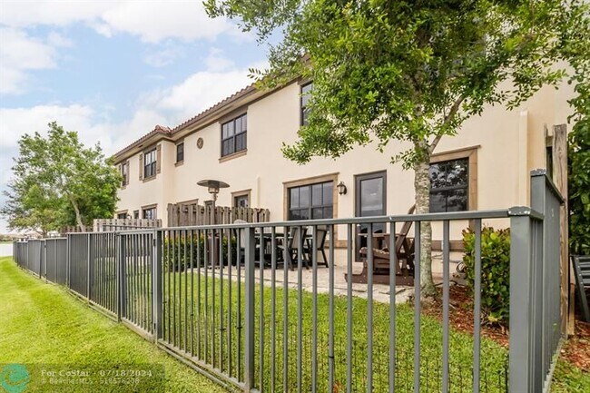 Building Photo - 8455 Lakeview Trail
