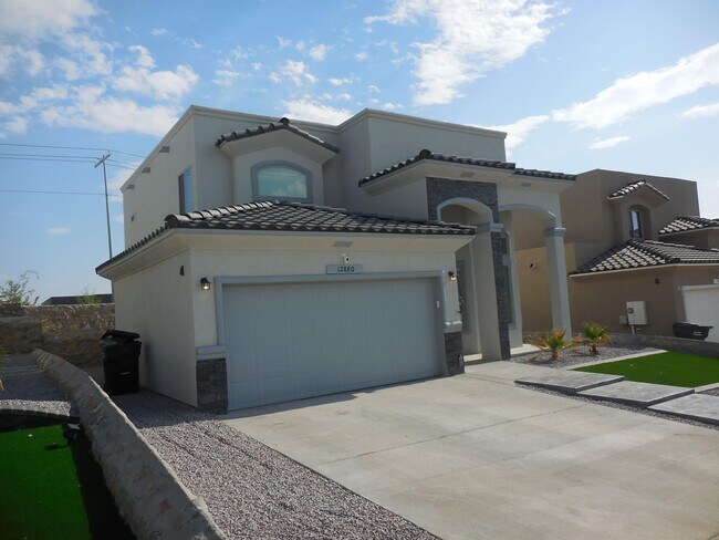 Building Photo - 12880 Haxby St