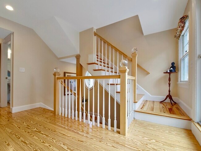 Building Photo - 111 Shore Dr