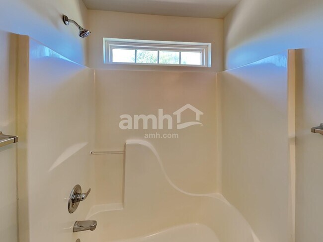 Building Photo - 1606 Harrison Way