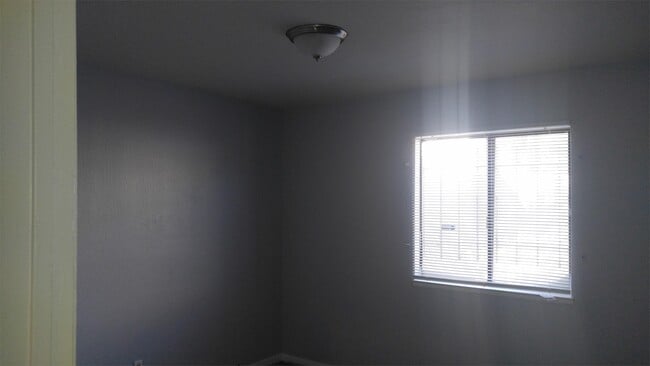 Building Photo - 4016 Penniman Ave