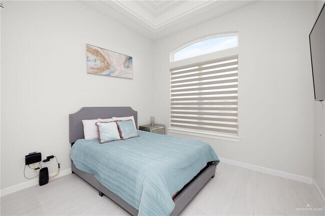 Building Photo - 24 Zenker Ave