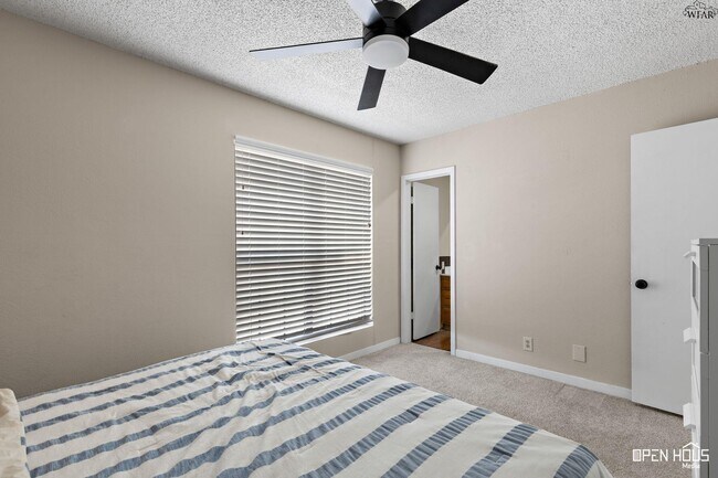 Building Photo - 2810 Fleming Rd