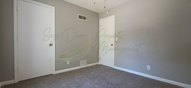Building Photo - 13944 S Raintree Dr
