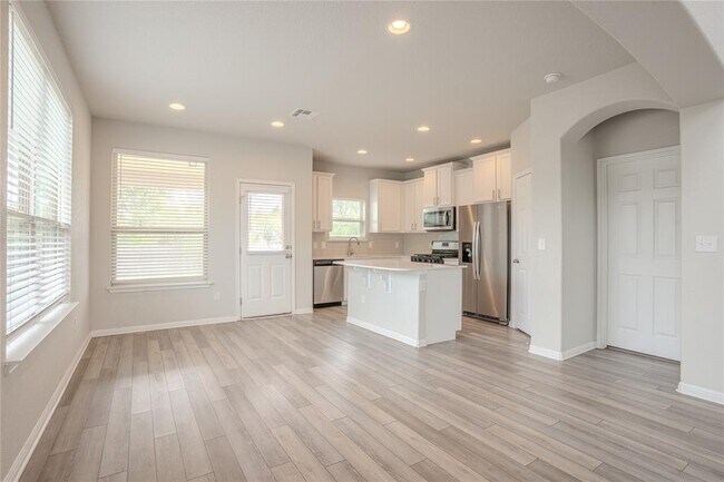 Building Photo - 120 Caney Cv