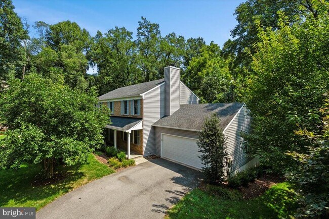 Building Photo - 11811 Dinwiddie Dr