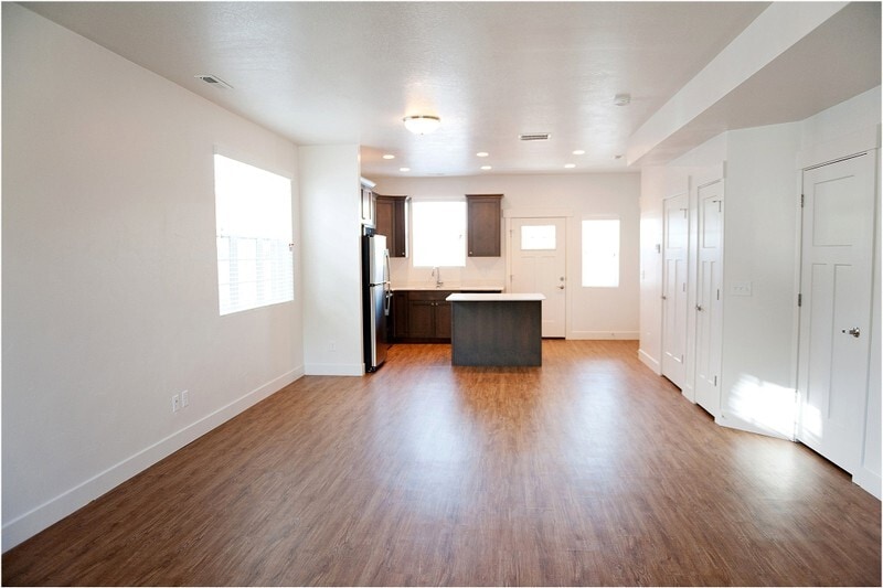 Building Photo - 390 W 200 N