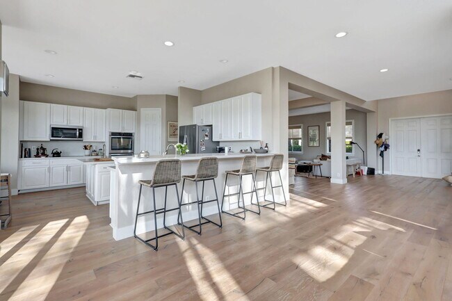 Building Photo - 11615 Paradise Cove Ln