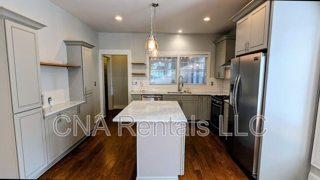 Building Photo - 1411 May Ave SE