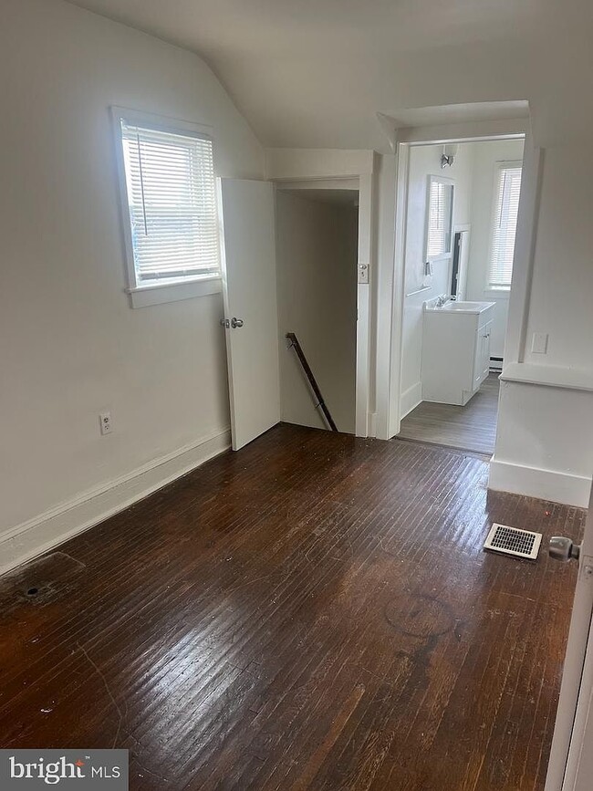 Building Photo - 38 Conestoga St