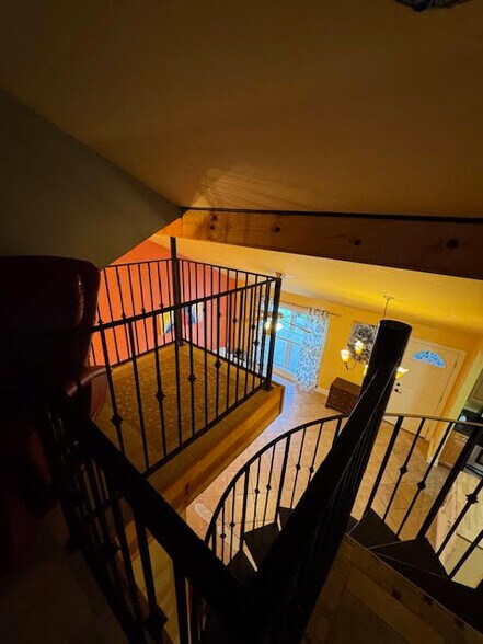 Building Photo - 113 Sunridge Park