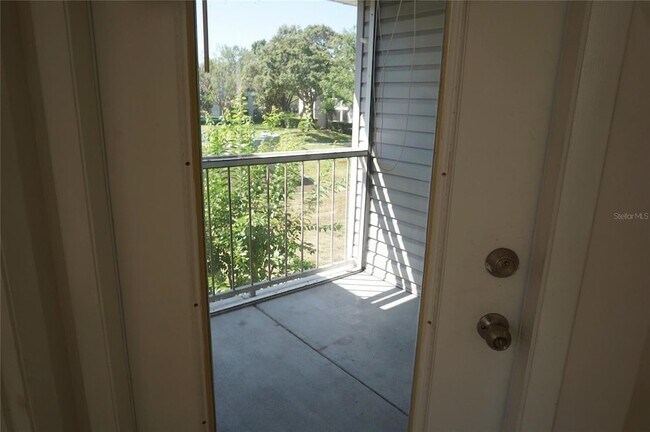 Building Photo - 2584 Grassy Point Dr