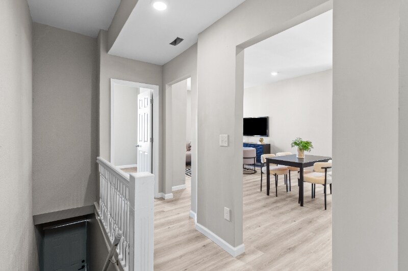 Building Photo - 3166 Oregon Ave