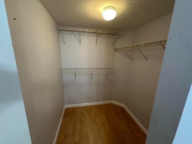 Building Photo - 800 Scotia Dr