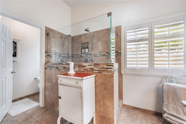 Building Photo - 8628 Highacre Dr